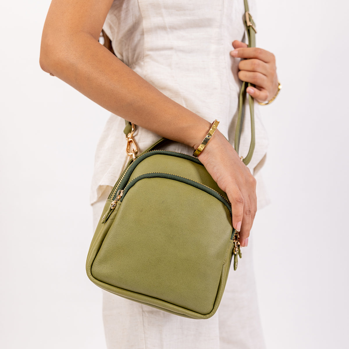 Wildsoul Mini Oval Sling Pistachio 06